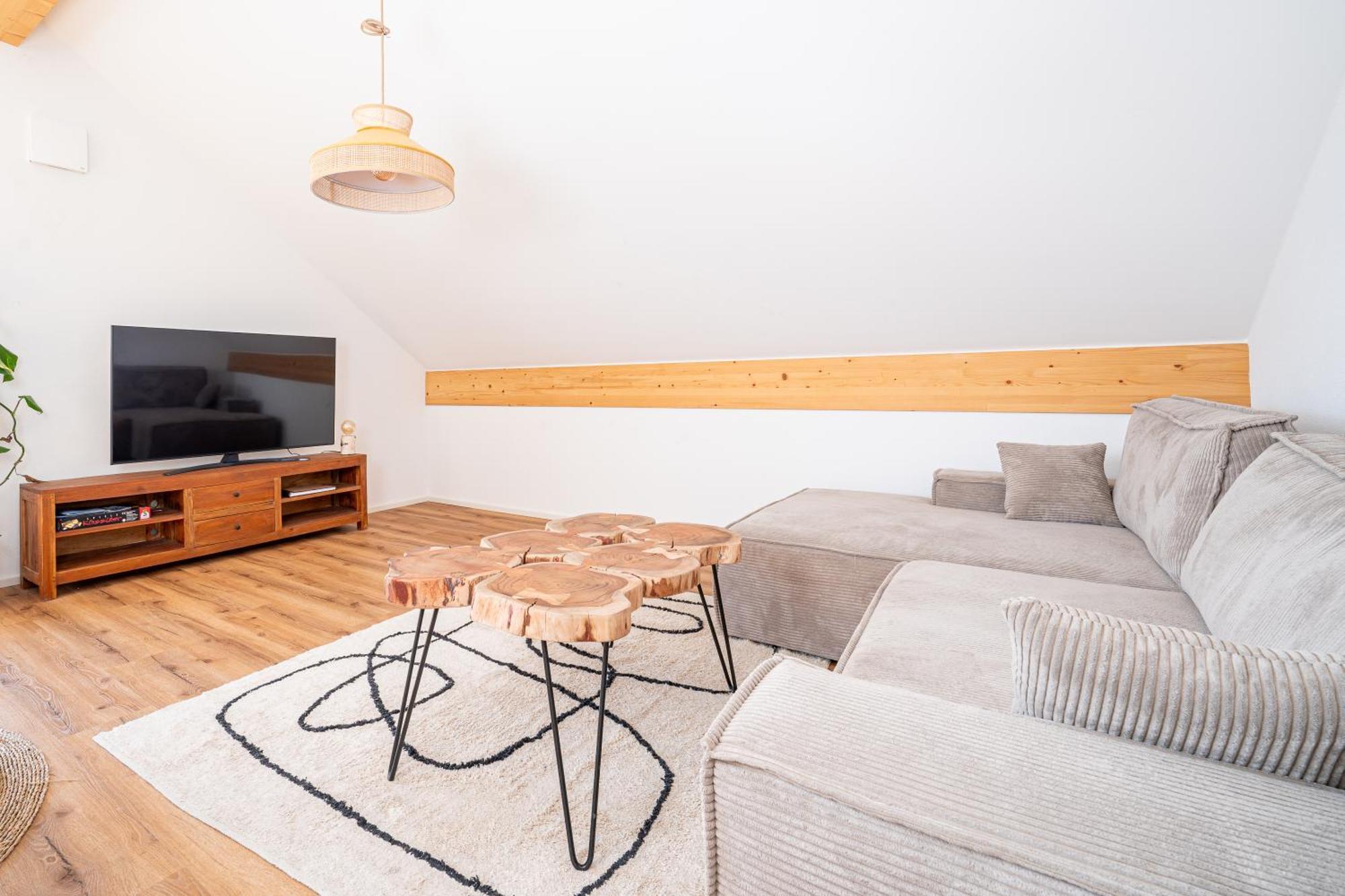 Liboria I Traumhafte Ferienwohnung In Aidling Am Riegsee Mit Atemberaubendem Blick Auf Die Majestaetische Zugspitze! Exterior photo